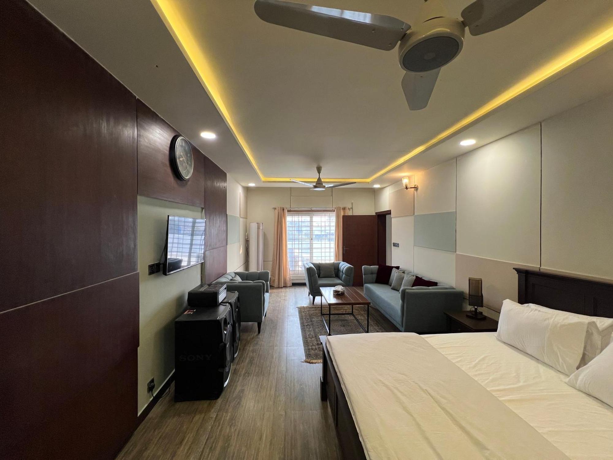 Deluxe King Room In Silverscape Residence راوالبيندي المظهر الخارجي الصورة